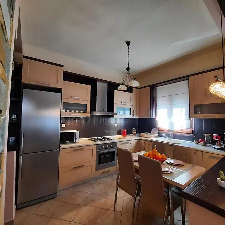 The Otherside House Pelion Daire