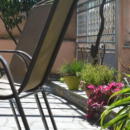 The Otherside House Pelion Daire *