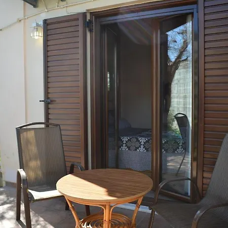 The Otherside House Pelion Daire *